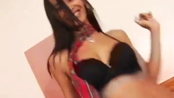 Рей Ганаха: японский минет и трах наездницей и догги