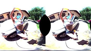 Мойка машины с большой грудью: минет и наездница