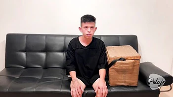 Dünne Brünette fickt beim Straßen-Casting