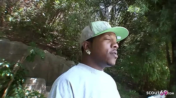 Black Midget Monster Cock Guy seduce Huge Boobs Mature to Interracial Sex