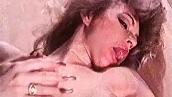 Boquete e doggy com a loira Crissi Stevens