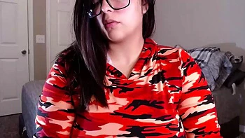 Becky con tetas grandes y culo follada a cuatro