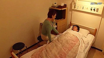 MILF japonesa seduz com paixão madura quente