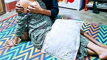 Virgen nueva follada duro por su marido