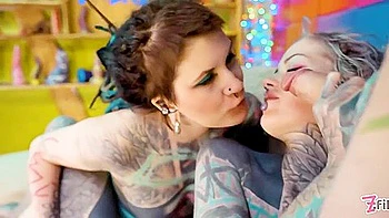 Süße Anuskatzzs mit Dildo, Anal und Oralsex