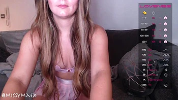 Missmaex 19, blonde britische Babe solo