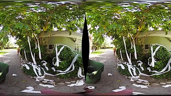 Милфа сосёт и скачет сверху в VR