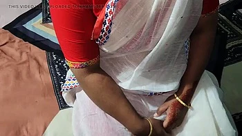 Belle-mère bangladaise baisée dur doggy avec un gros sexe