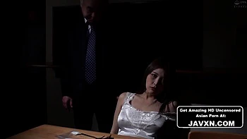 Milf japonesa follada duro por su abuelo