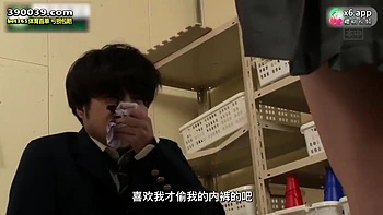 Milf amadora japonesa recebe creampie em sexo grupal