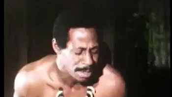 Milf dupla penetração no estilo doggy