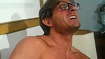 Loira peituda fodida de meias clássicas à noite