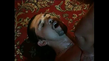 Deborah Valentine nimmt zwei große Schwänze in ihren blonden Arsch