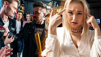 Wütende Blondine brutal im Anal öffentlich gefickt