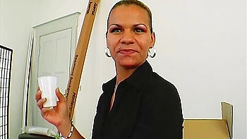 Deutsche Sekretärin von drei fetten Schwänzen gefickt