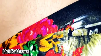 BBC baise la chatte serrée de la demi-sœur indienne pendant le shopping du festival