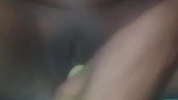 Loca india tetona se masturba con juguetes