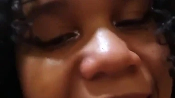 Беременная индианка мачеха дрочит и сосет дилдо до оргазма