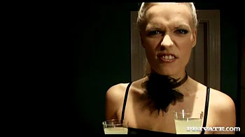 Joycen e Keana Moire se fode com os dedos antes dos brinquedos