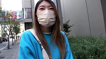 Asiatica besa con lengua y pasión