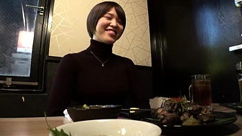 Peitos grandes, boquete amador e garganta profunda