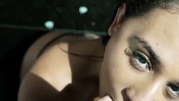 Isa Grey saugt hart und bringt mich zum spritzen