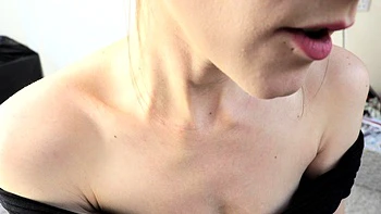 Sydney Harwin brinca com o cu após o jantar