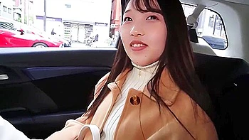 Асука-тян в немолодом трио с латинкой и эбони без цензуры