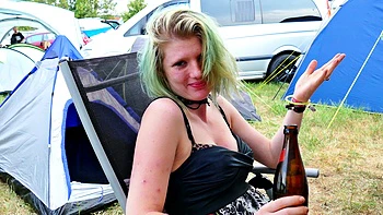 Camille S. Die Festival-Schlampe wird geil gefickt