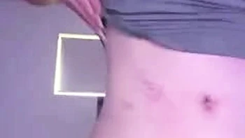 Babymaddyxo shemale se masturba y corre cerca