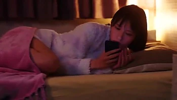 Куколд кончает, наблюдая, как изменяют его девушку