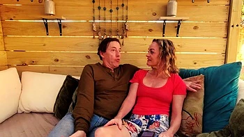 Amateurs Dusty et Peppermint se lèchent en webcam softcore