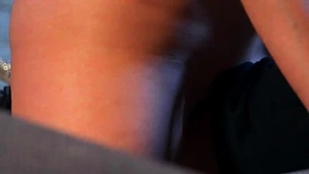 Adolescente Jeny Smith se fode com dedos