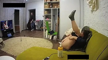 Alan baise Nina à la cowgirl dans un amateur russe avec éjac