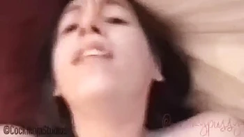 Любители-любовники трахаются догги и миссионеркой