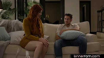 Madrastra tetona follada a lo misionero