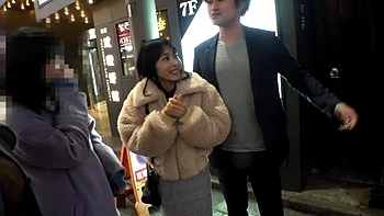 Азиатка-любительница с большими сиськами: минет и догги