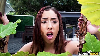 Brünette Kira nimmt harten BBC