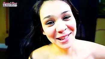 Teen morena hace blowjob y mano en POV