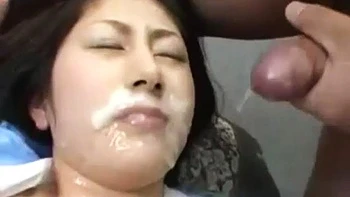 Asiatischer Büro-Blowjob: Japanisches Saugen