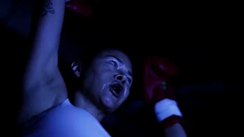 Morena milf lambe e fode ruiva lésbica