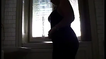 Rothaariges Babe bekommt tiefen Rachenmassage und reitet riesigen deutschen Schwanz