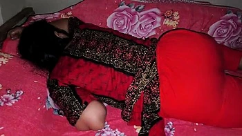 Tia desi leva foda anal apertada estilo doggy