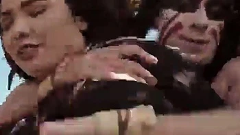 Natiiive suce et baise anal en missionnaire