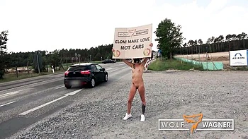 Pussy alemana follada en público en POV con Kitty Blair