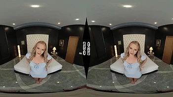 Blonde Teen-Pornostar RosePlay im VR-Fick