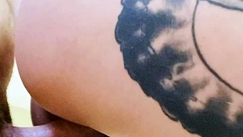 Amadora tcheca brinca hardcore com sua buceta apertada