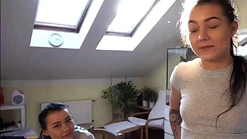 Zwillinge saugen und reiten: Blasen & Doggy