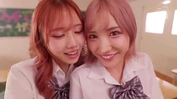 Frau wird vor dem Ehemann gefickt