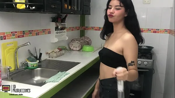 Le doy una buena follada a mi hermanastra- Cum en su boca